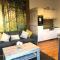 Willow Court Farm Studio West & Petting Farm, 8 mins to Legoland & Windsor, 15 mins to Lapland UK