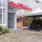 RedDoorz near GOR Satria Purwokerto - Purwokerto