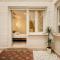 Exclusive quietness in the heart of Madrid with Public Parking, Breakfast, 2 bathrooms