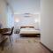 Exclusive quietness in the heart of Madrid with Public Parking, Breakfast, 2 bathrooms