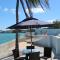 Water's Edge Villa - Oceanfront with Private Pool - Nassau
