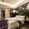 U-Her Hotel