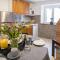 Holiday Home Giovanni Vabriga with private Jacuzzi