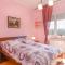 Foto: HomeLike Two Bedroom Apartment with Park View 1/30