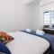 Spacious Designer Warehouse Melbourne CBD Apartment