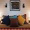 The Hacienda Beautiful New Container Home 12 min to Magnolia