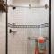 The Hacienda Beautiful New Container Home 12 min to Magnolia - Waco
