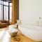 DestinationBCN Universitat Apartments