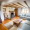 Beautiful 3 Bedroom Cottage - Picturesque Retreat