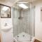 Montana Escape Elegant Tiny House in Waco Near Magnolia