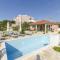Apartments Sinisa Apartments Sinisa