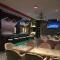 Qu Lin Resident