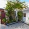 House Delfin