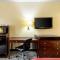 Quality Inn & Suites Dickson