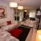 Pine-Tree Apt w/ Private Garden 50 m from the Sea