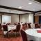 Ramada by Wyndham Albert Lea - ألبرت ليا
