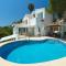 Villa Bombon by Aguilarent