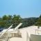 Villa Bombon by Aguilarent