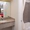 Econo Lodge Inn & Suites Port Arthur near Sabine Pass - بورت أرثر