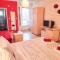 Central Studios & Rooms