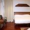 Samsen Suites/ 2 Br Suites for less - Bangkok