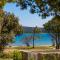 Apartments in pinewood near the sea - Mali Lošinj