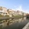 Foto: Stunning Lakeside Apartment in Ouddorp