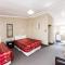Manfeild Park Motel