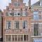 Hotel Hanzestadslogement De Leeuw in het centrum, Snoepwinkel, Hanzemuseum, Koffieschenkerij met Binnenplaats, Kamers met keukentje en Ontbijtservice - Deventer