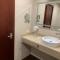 2 bedroom Apartment in Oasis
