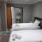 Lux Rooms on 37