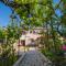 Rooms with a parking space Cres - 2512