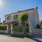 Rooms with a parking space Cres - 2512