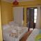 Foto: Ericeira Chill Hill Hostel & Private Rooms - Peach Garden 134/135