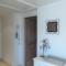 Spacious and bright flat Downtown and Beaches - Swimming Pool - Antibes