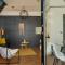 Accommodation @ 32