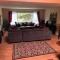 Costa mesa 4 bedroom home with jacuzzi