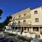 vassilias beach hotel