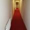 Hotel Crowded House
