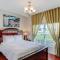 G - New 5 Bedroom Home - 5 Miles to Disney - Free Water Park - Private Pool