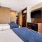 Comfort Inn & Suites Medicine Hat - Medicine Hat