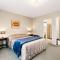 Econo Lodge Canterbury Court Motel