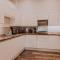 Cavendish House with Secure, Allocated Parking, 2 mins walk from Windsor Castle
