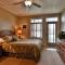 Unit 411B 1Bd 1Ba Efficiency Condo Condo