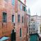 Luxury Venetian Rooms Luxury Venetian Rooms