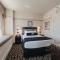 Gaslamp Plaza Suites
