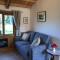 Cosy dog friendly lodge with an outdoor bath on the Isle of Wight - Whitwell