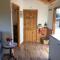 Cosy dog friendly lodge with an outdoor bath on the Isle of Wight - Whitwell