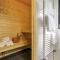 Wellness Chalet with smart TV, next to forest - 马尔克洛