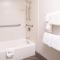 La Quinta by Wyndham DFW Airport South / Irving